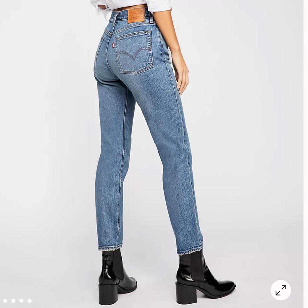 Levi’s Icon Wedgie Size 29 Cropped Straight Leg Jeans 90’s vintage style Levi’s